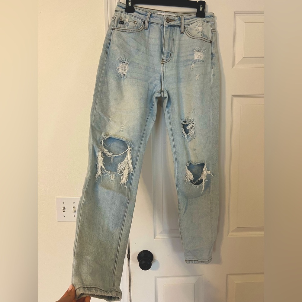 Kancan light was distressed Jean size 5/27